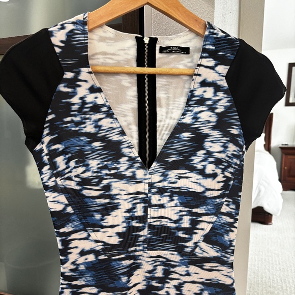 Zara Tube Sheath Dress - Blue & White Watercolor Print Size S - Picture 7 of 11